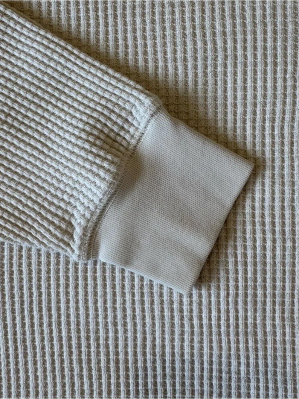 Uniqlo -  Cream Waffle Knit Long Sleeve Top - Women’s XS - Cozy Minimal Basic - Picture 5 of 11